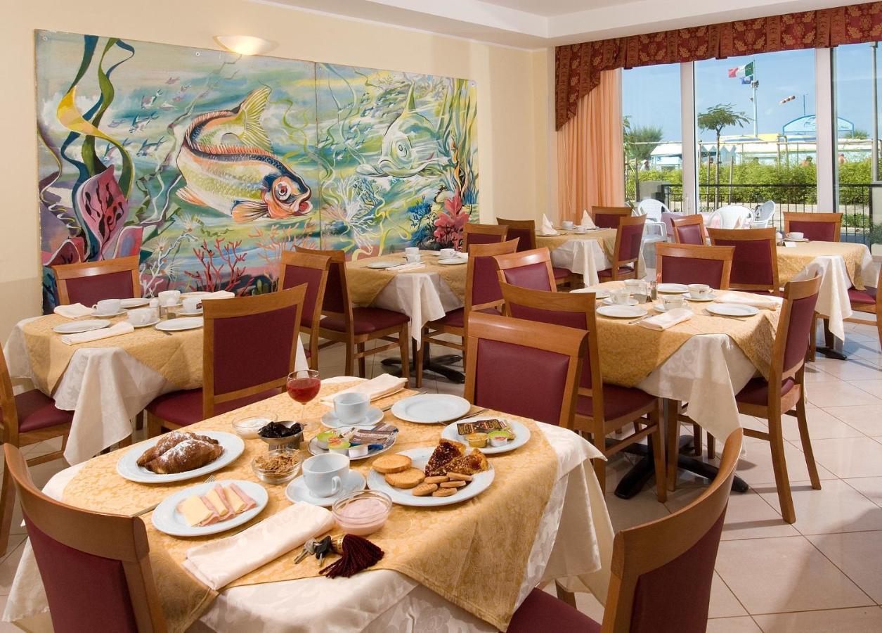 Hotel Belvedere Misano Adriatico Esterno foto
